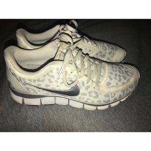 Nike cheetah print running shoes